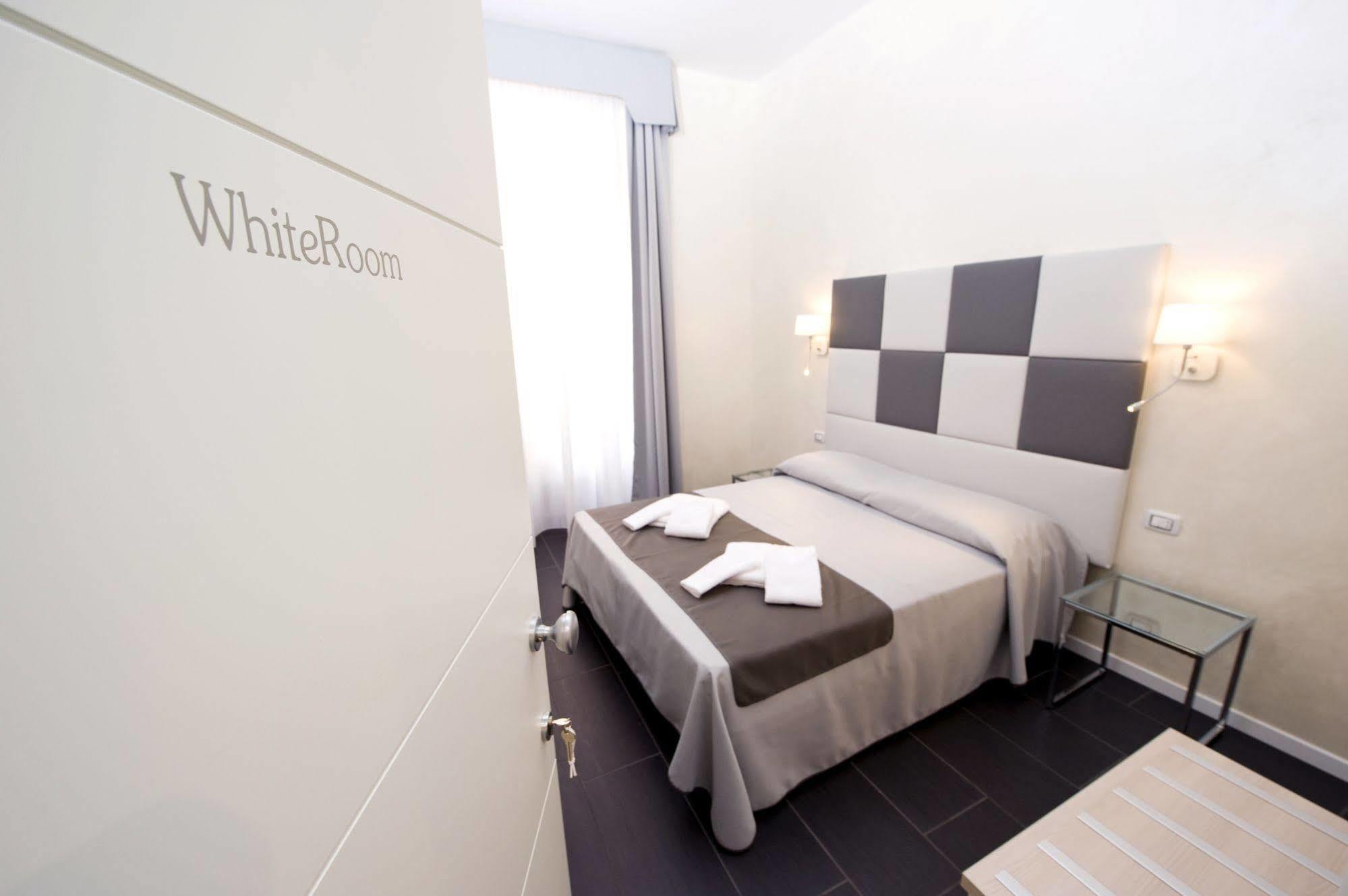 Grey&White Hotel Rome Buitenkant foto